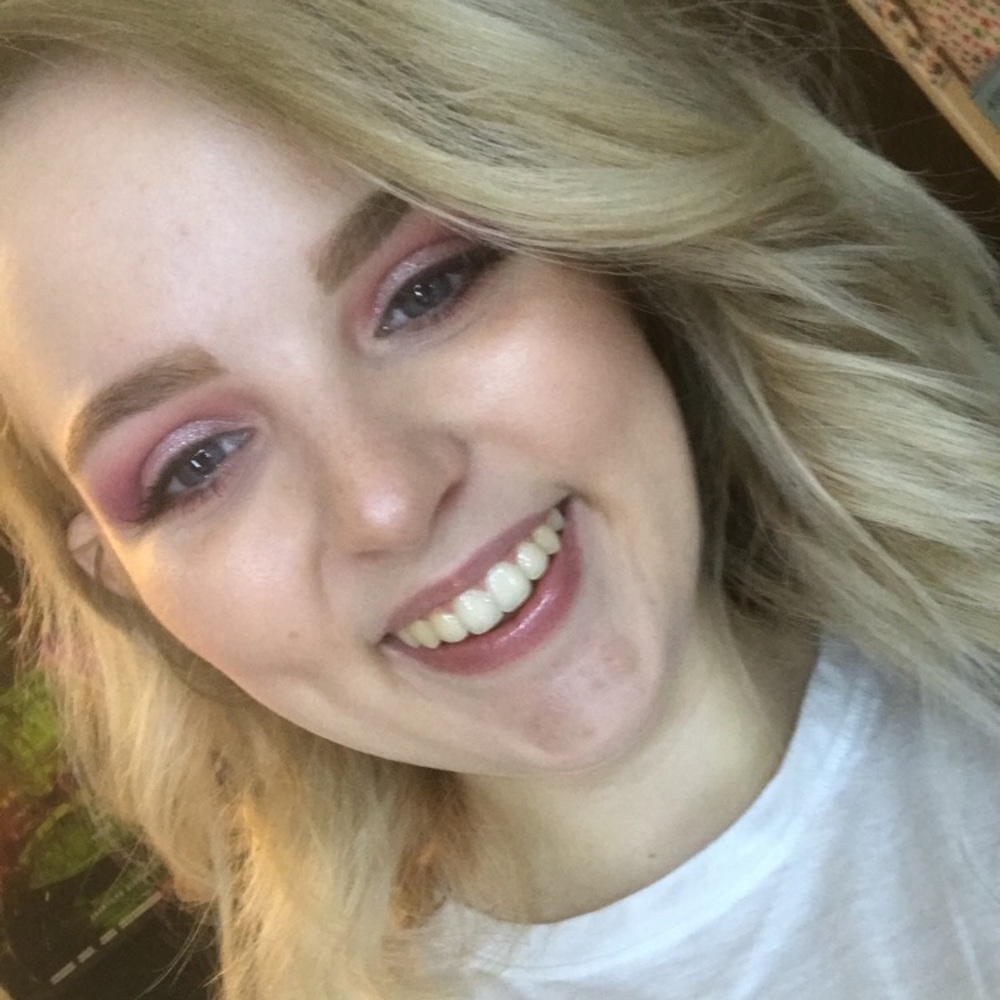 Meet your Posher, Holly